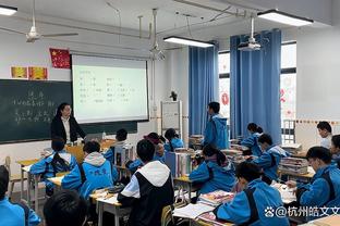 A-史密斯：利拉德在雄鹿不开心 如果雄鹿倒在首轮我建议他离队